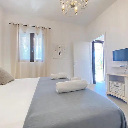 Symphony Sound With Pool * Chiesanuova (Sannicola)